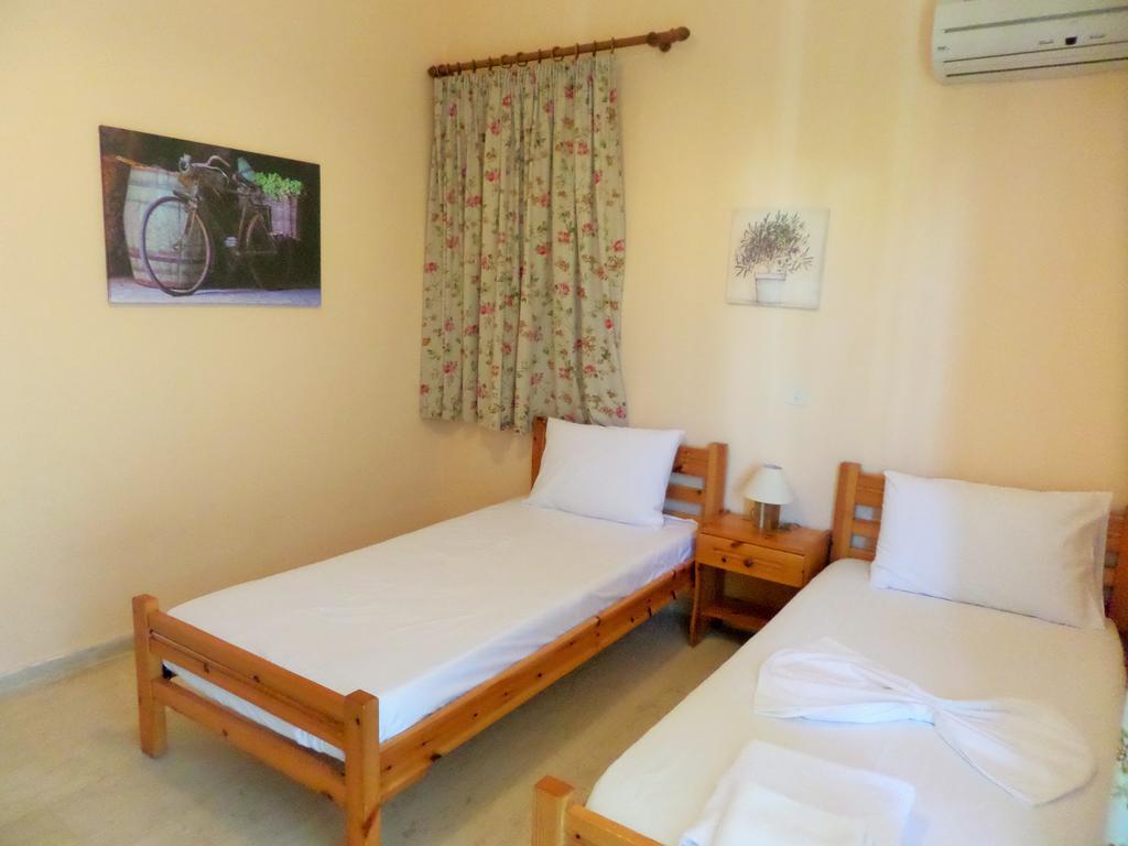 Stamoulis Apartments Agia Efimia Oda fotoğraf